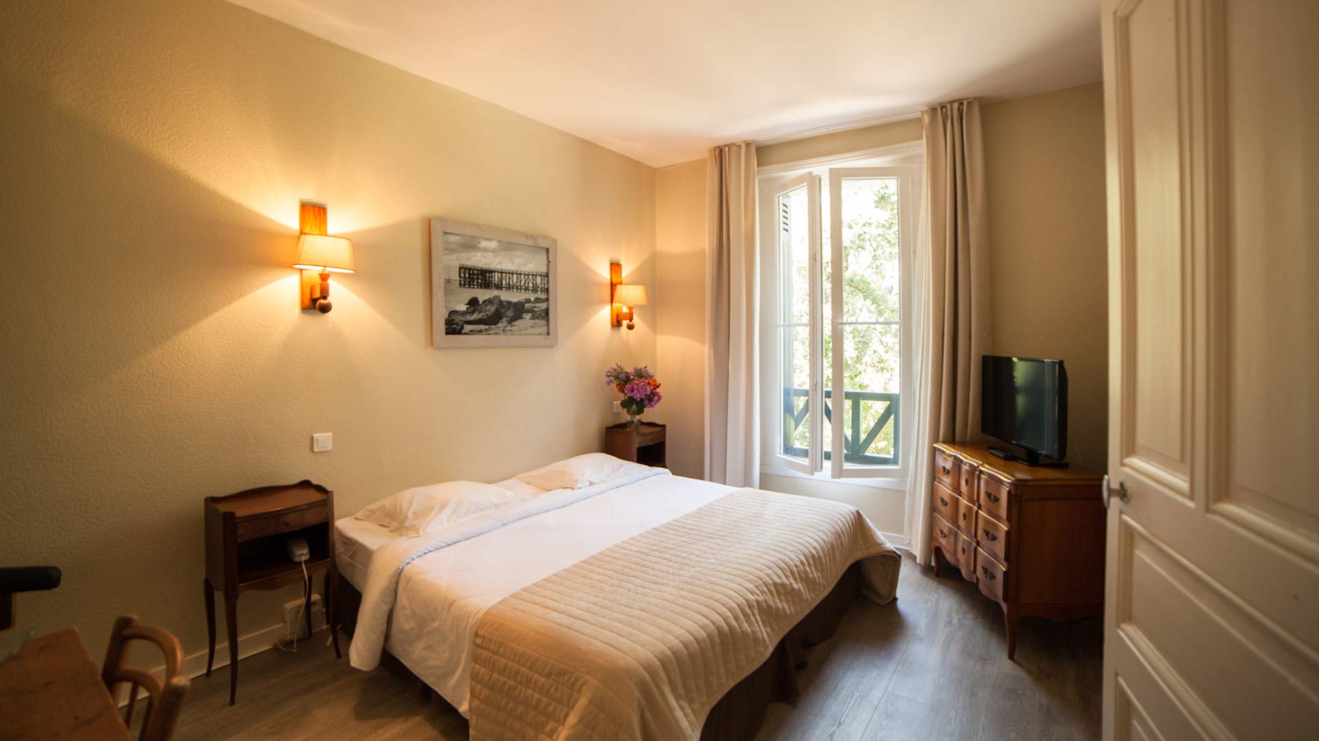 chambre-double-bois-principale